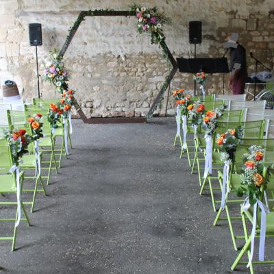 Mariage décoration de banc @Fleurs de Conflans