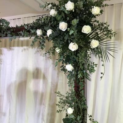 Mariage décoration arche @Fleurs de Conflans