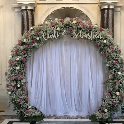 Mariage décoration arche @Fleurs de Conflans