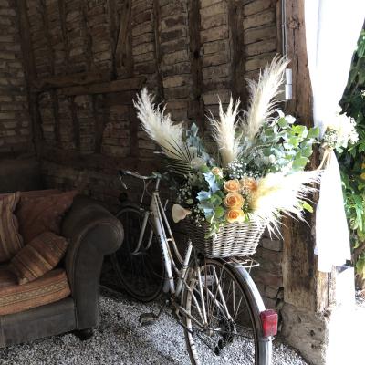 Mariage décoration vélo @Fleurs de Conflans