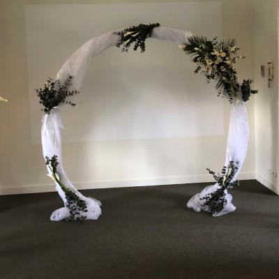 Mariage décoration arche @Fleurs de Conflans